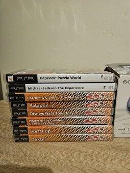 Konzole Sony PSP 3004 Mystic Silver + hry krabice pouze - 3