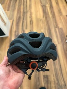 Cyklistická helma Giro - 3