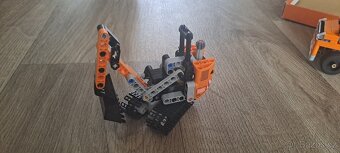 Lego technic 42060 (dopravní služby) - 3