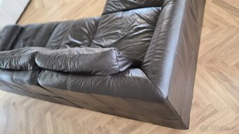 Hnědý kožený gauč - 3