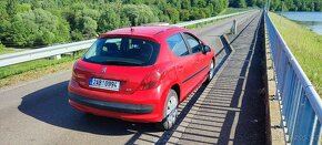 Peugeot 207 1.4 benzín, klima, 5 dveří, koupen v ČR - 3