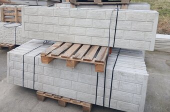 Betonový plot, desky, sloupy - 3
