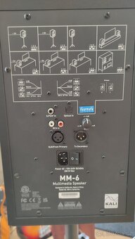 Kali Audio MM-6 SET + Stojany - 3