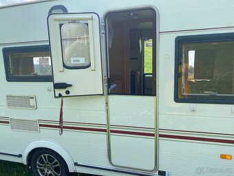 Karavan s předstanem - 3