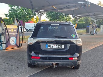 Mitsubishi Outlander - 3