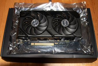 ASUS DUAL GeForce RTX 4070 SUPER O12G EVO - 3