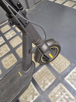 Ninebot KickScooter MAX G2 - Like New, Only 70 km Full Acce - 3