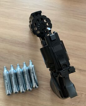 COLT VIGLANTE na CO2 - 3