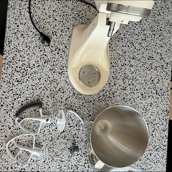 Kuchyňský robot KitchenAid Artisan - 3