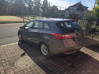 OSOBNÍ AUTOMOBIL HYUNDAI i30 r.v.2016, motor 1,6 diesel,81kW - 3