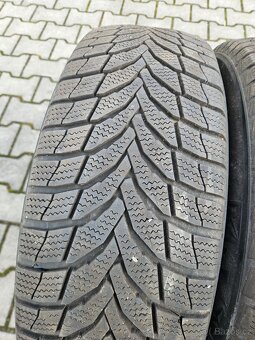 Zimní Nexen 215/65/16 - 90% - 3