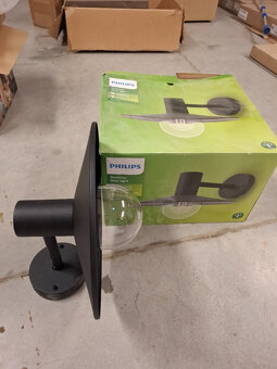 Prodám 2ks Nástěnné svítidlo Philips Skua, 1xE27 - 3