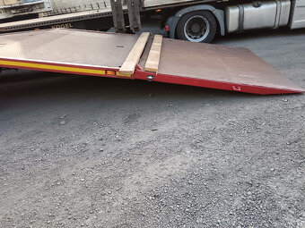 DAF XF 105.460 PŘEPRAVNÍK STROJŮ A VOZIDEL -14 T - - 3