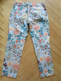 Dámské květované kalhoty ke kotníkům zn. Orsay - 3