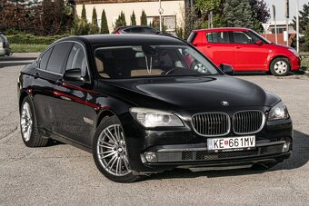 BMW Rad 7 730d čierna - 3