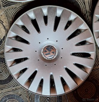 prodám poklice R16 origo VW - 3