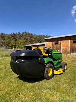 Zahradní traktor John Deere - 3