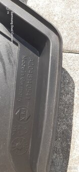 Mercedes GLK originální vana do kufru. - 3