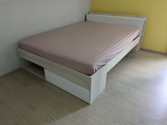 Postel 140x200 s úložným prostorem (šuplíky), akácie/bílá - 3