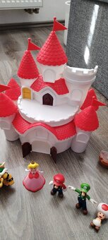 Hrad s figurkami Super Mario - 3