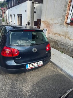 VW Golf V 1.6 - 3