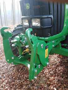Přední tříbodový závěs na John Deere - 3