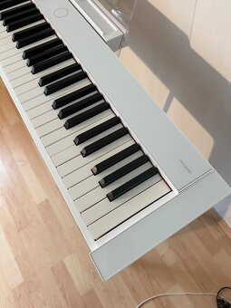 Prodám digitální piano Casio Privia PX-S7000 v bílé barvě – - 3