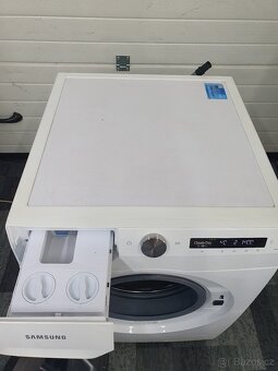 Kombinace pračka se sušičkou Samsung WD90T534ABW - 3