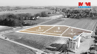 Prodej Komerčního pozemku v obci Vojkovice, 4.652m2 - 3