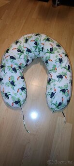 Kojici polstarek skvela vec kdyz dochazi sily pri kojeni - 3