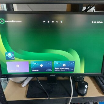 Herní konzole Xbox Series S, ovladač - 3