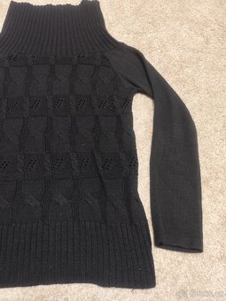 Dámský svetřík s rolákem S - 3