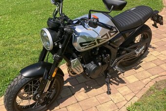 Brixton Crossfire 500X - 3