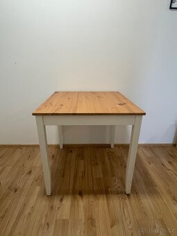 Jídelní stůl plus 3 židle - 3