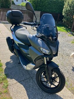 Aprilia SR GT 125 - 3