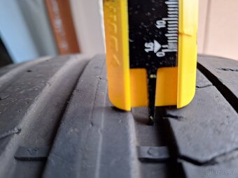 Prodám letní pneu 235/35/19 Pirelli - 3