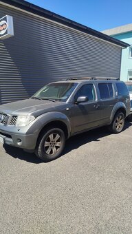 nissan pathfinder - 3