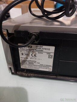 videorekordér Sanyo VHR-H791E. - 3