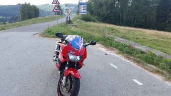 Honda VTR 1000 F - 3
