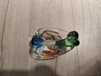 Barevné hutní sklo – mísy a váza, pěkný stav - 3