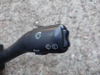 Škoda Fabia 1, páčky blinkrů, stěračů - 3