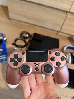 PS4 500GB , ovládače , hry , PS4 kamera , slúchadlá A ĎALŠIE - 3