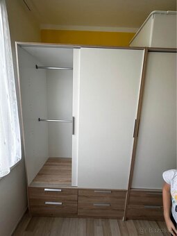 Šatní skříň - 3