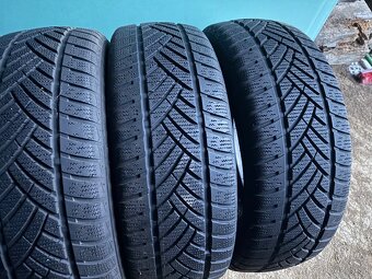 prodám zimní 205/60/16 Ling long - 3