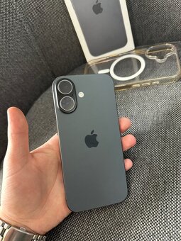 Apple Iphone 17 TOP STAV - 3