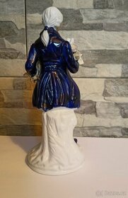 Porcelánová soška - rokoko - 3
