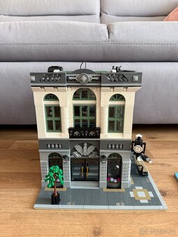 LEGO Creator Expert 10251 Brick Bank - Z VÝSTAVKY + SVĚTLA - 3