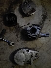 Prodám věci na Pionýra+ válec s hlavou,startovačku a brzd.bu - 3