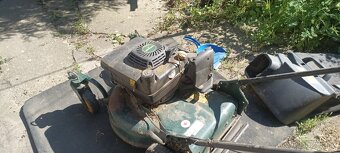 Sekačka Kawasaki Yard-man na náhradní díly - 3