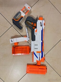Nerf pistole + doplňky - 3